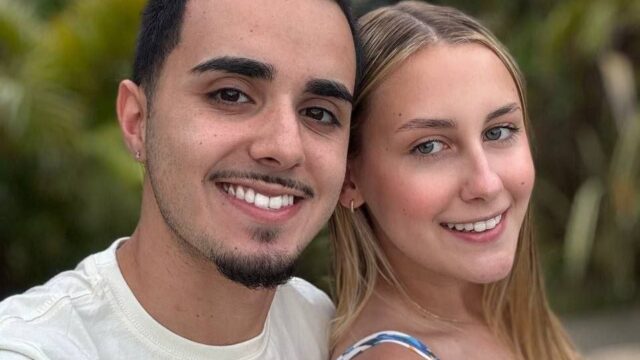 Loira gata vazou dando de quatro
